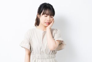 月島（中央区佃）の歯医者、佃2丁目歯科で、「歯石を取ったら悪化した？」歯のクリーニング後に痛む・しみる原因とは？について解説
